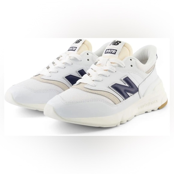 Women’s New Balance 997R White and Black Athletic  Shoes NIB - Picture 1 of 14
